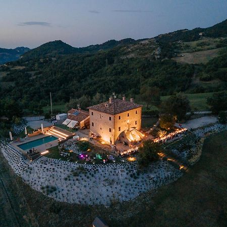 Palazzo Serre - Natura & Piscina Сан Лео Екстериор снимка