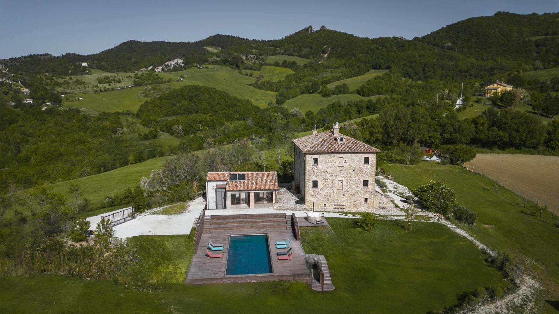 Palazzo Serre - Natura & Piscina Сан Лео Екстериор снимка